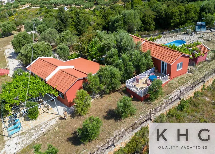 Vila Cosseri Rossa-dorothea And Cosseri Rossa-penelope, With Own Shared Pool Lixouri