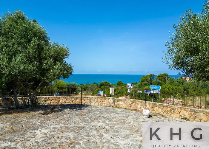 Cosseri Rossa-dorothea And Cosseri Rossa-penelope, With Own Shared Pool *