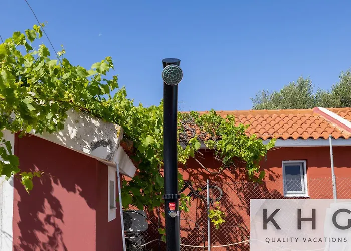 Cosseri Rossa-dorothea And Cosseri Rossa-penelope, With Own Shared Pool Vila Lixouri